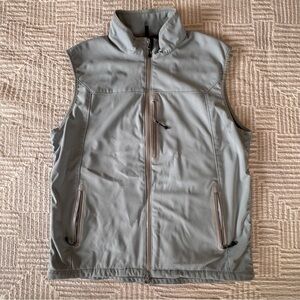 MEN'S VINEYARD VINES INTERCOASTAL SOFTSHELL VEST-SIZE: LARGE